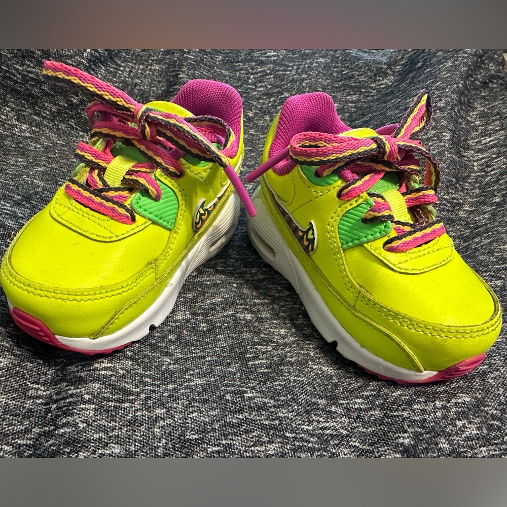 EUC Nike Air Max 90 Neon Toddler Size 4C